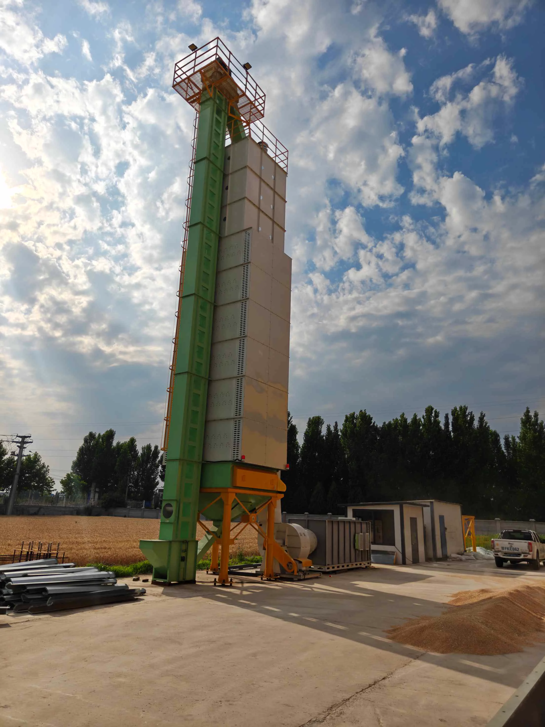 5HHL-120连续式谷物干燥机塔体实拍二